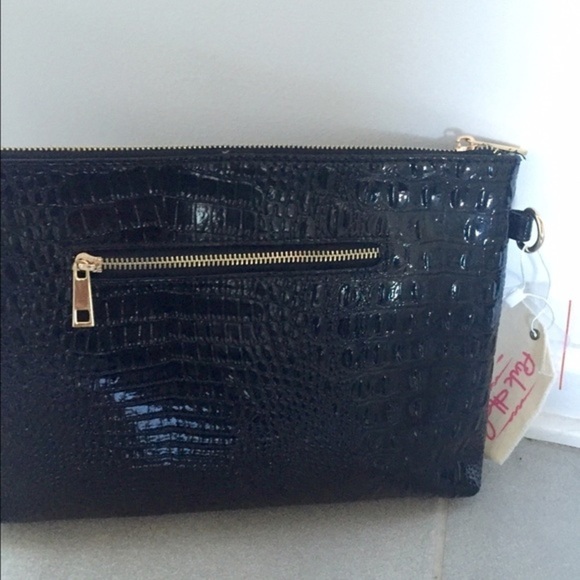 KISS Metallic Clutch, Wristlet, or C-Body. - Picture 4 of 5